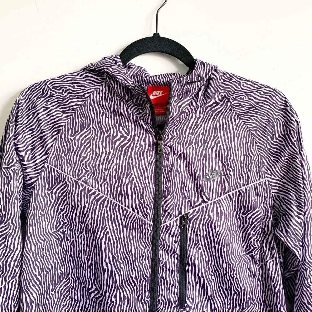 Nike windrunner lightweight